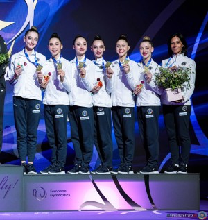 podium jr group sfe02012 copia simone ferraro ph